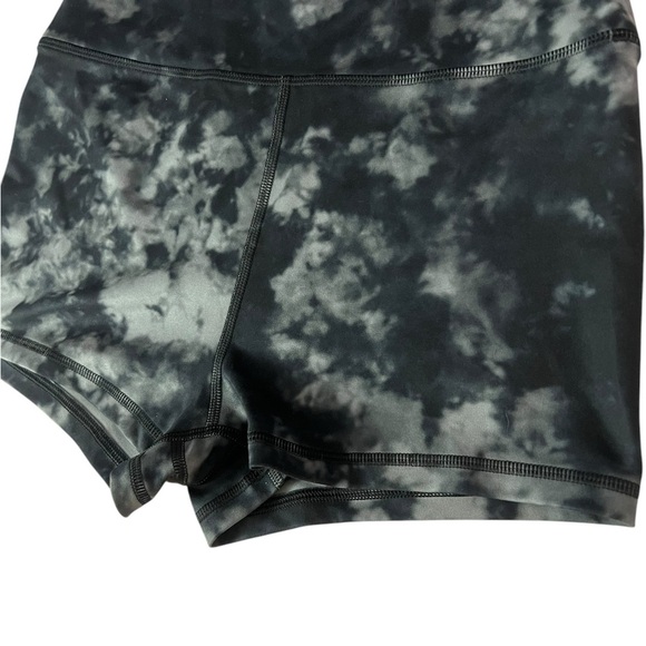 American Eagle The Everything Shorty - Size Medium - NWOT! - Picture 4 of 6